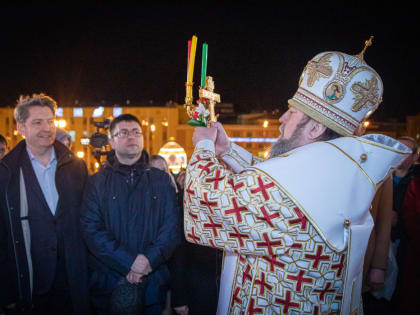 Служение архипастыря в Пасхальную ночь