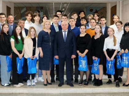 Анатолий Наумов провел для школьников Сарапульской школы №2 Урок Государственности