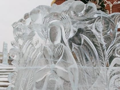 Плюсовая температура воздуха не повлияет на работу скульпторов фестиваля ангелов и архангелов в Ижевске