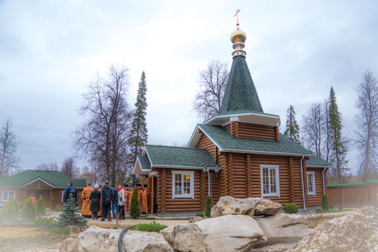 Собор Пресвятой Богородицы Живоносного источника Саров