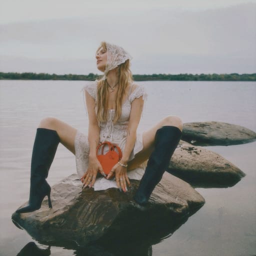 Gwen Dolyn-additional-0
