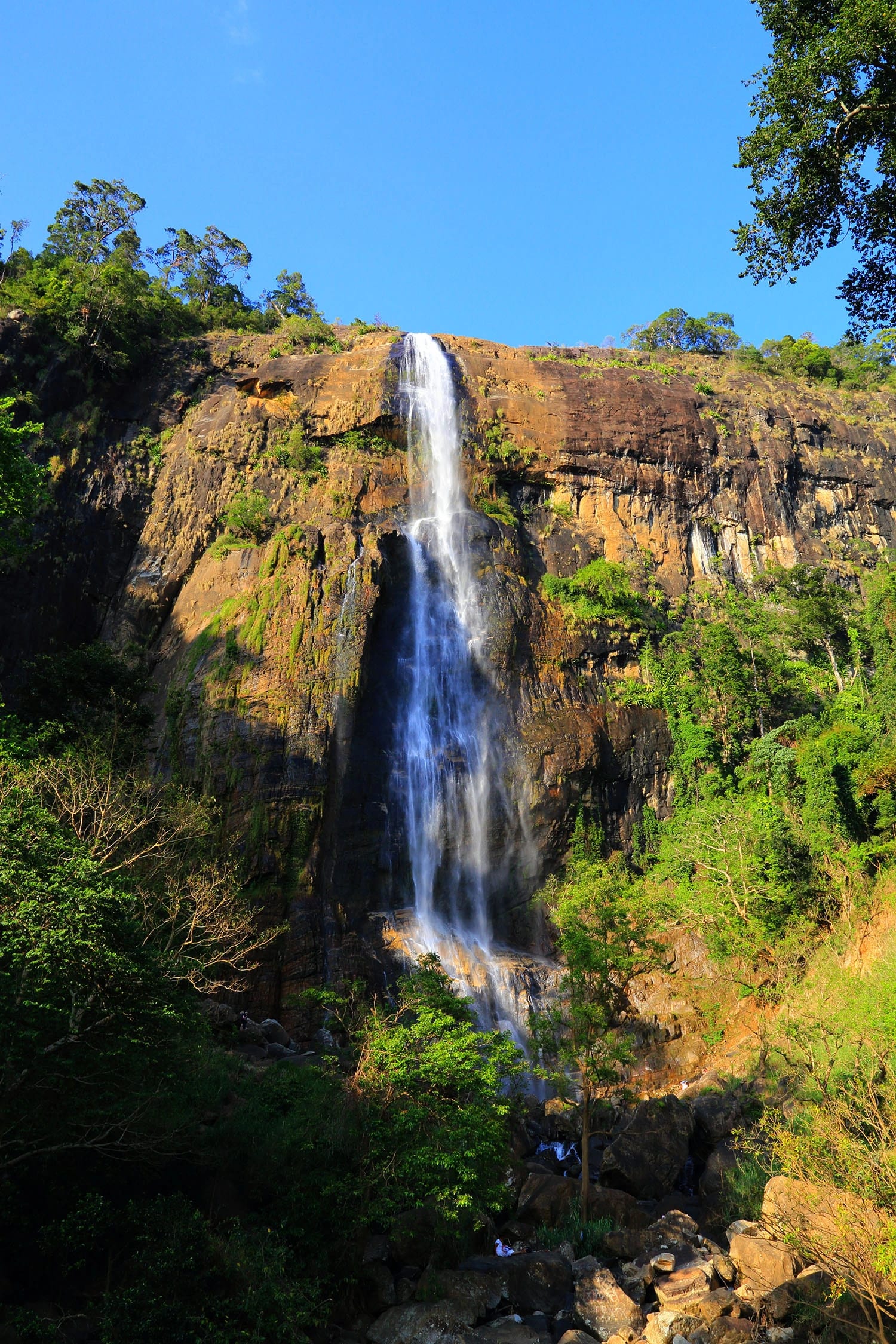Diyaluma Falls