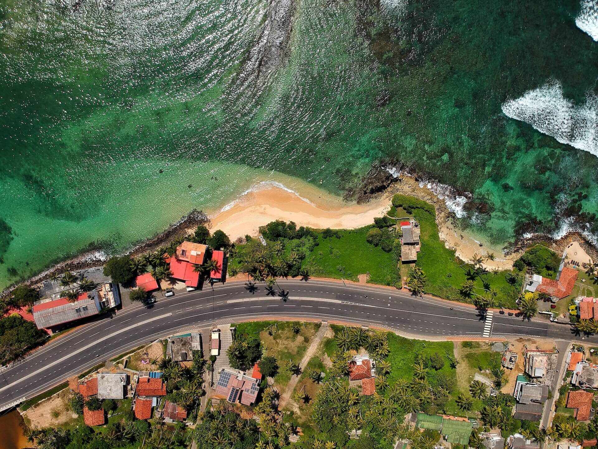 Southern coast road between Madiha and Matara