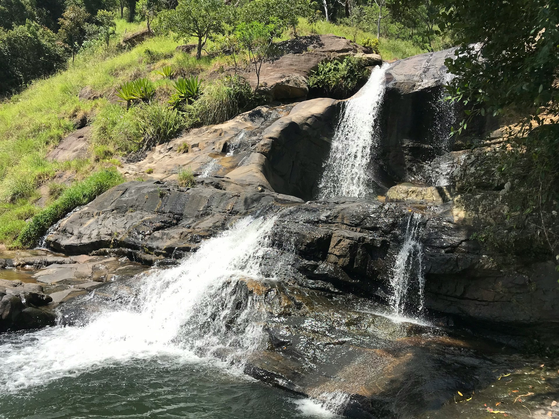 Diyaluma Falls — The Upper Pools