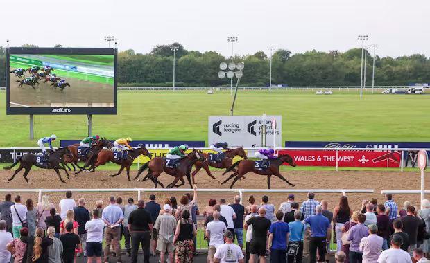 Friday 20 March - Friday Night Live!