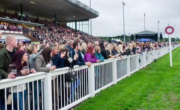 Tuesday 30 December - Seasonal Floodlit Racing