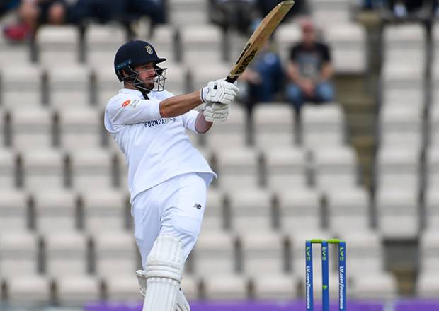 Hampshire v Essex - Vitality County Championship Day 2