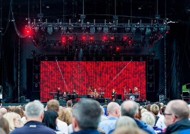 Concerts at the Uptonsteel County Ground