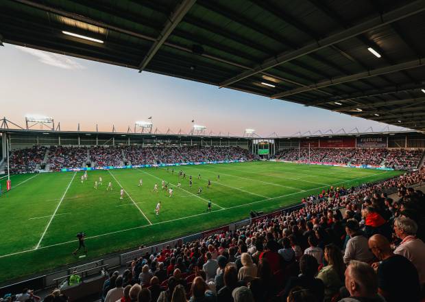 St. Helens R.F.C. v Leeds Rhinos