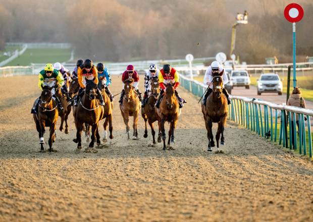 Finishing Post Lingfield Park