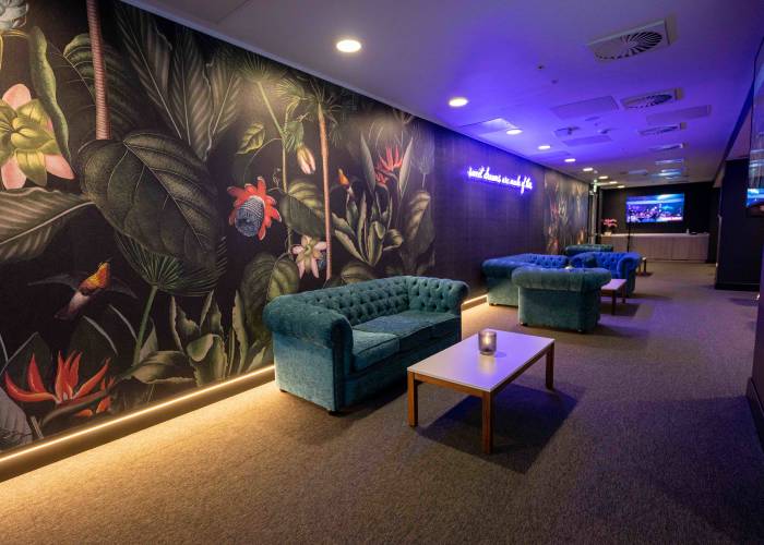 Floral Wallpaper in Showdeck Lounge