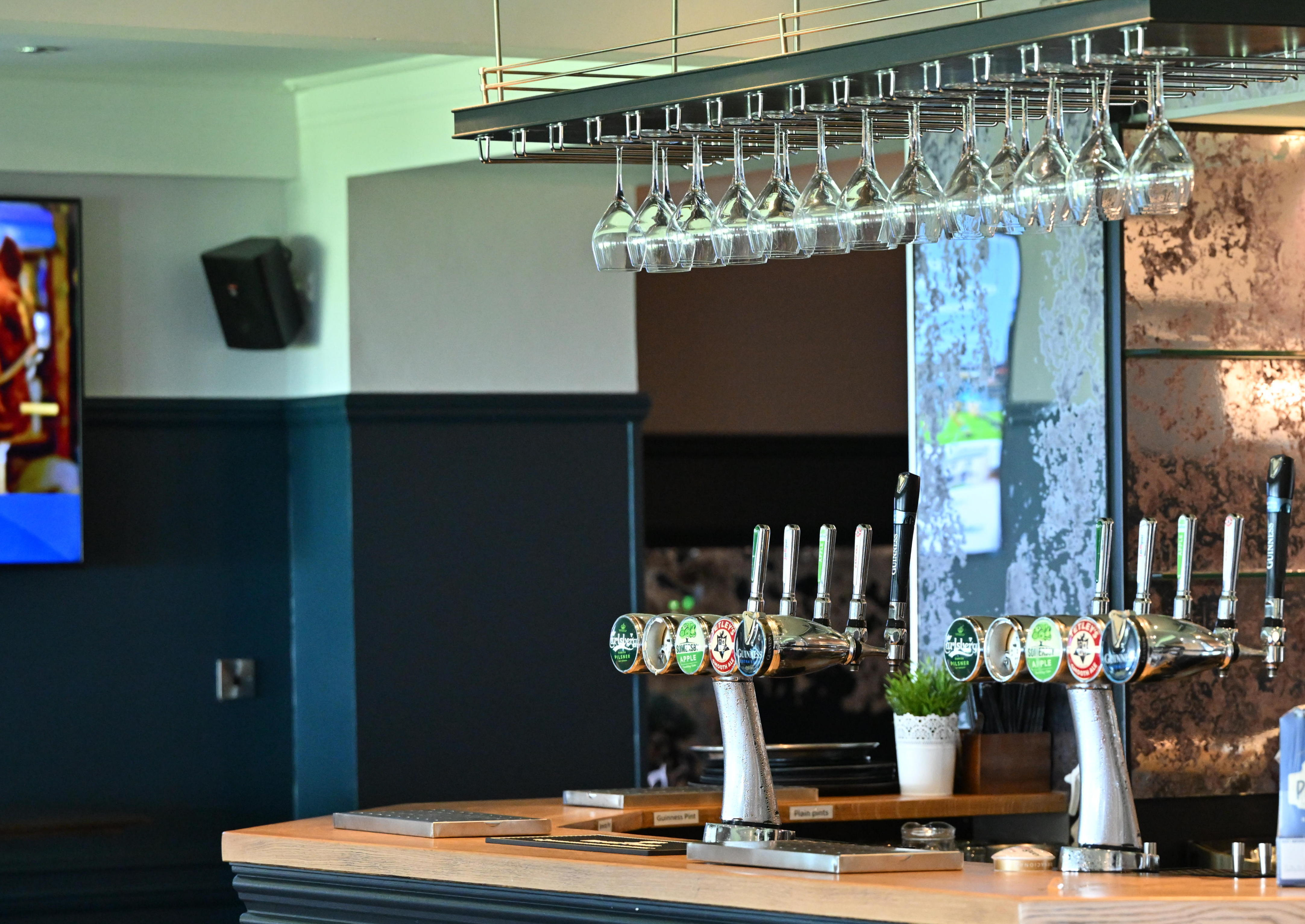 The Executive Suite - Inclusive Drinks - Media 4