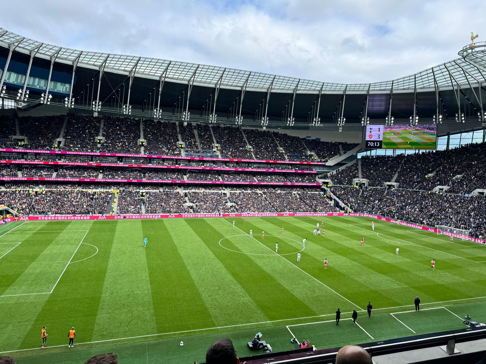 Shared 21-Seater Box - Media 4