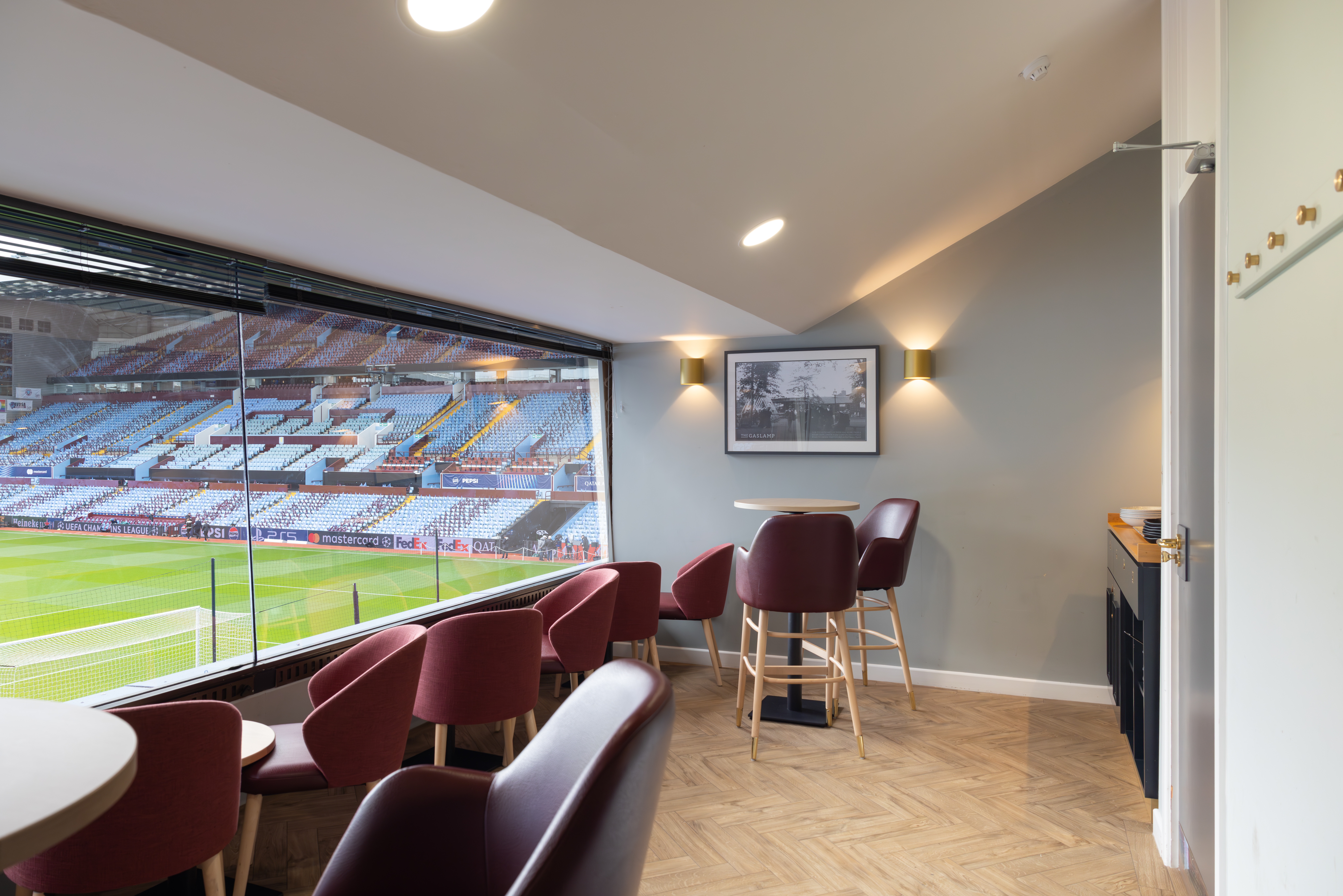 Gas Lamp Private Boxes - Media 4