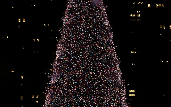 Capture the holiday spirit with this festive Christmas tree photo, perfect for seasonal campaigns, greeting cards, and event promotions. Ready for commercial use.