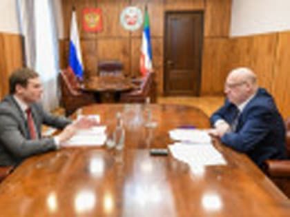 Главе Минздрава Хакасии на заметку: президент взял на контроль предоставление социальных выплат медикам