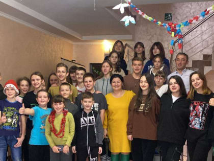 Ребят из Старобельского района ЛНР, прибывших на отдых в нашу республику по приглашению Главы Карачаево-Черкесии Р.Б Темрезова, посетили  работники культуры Абазинского  района