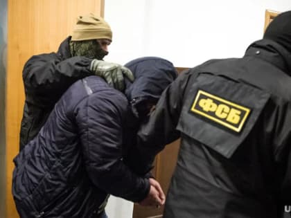 В Крыму ФСБ задержала 12 членов неонацистской группировки «Белая масть»