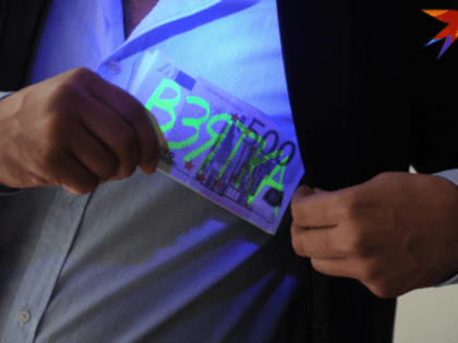 В Республике Хакасия транспортная прокуратура направила в суд уголовное дело о даче взятки сотруднику полиции