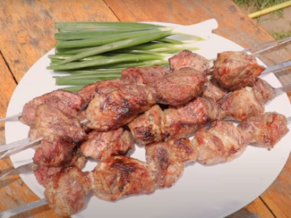 Ученые назвали способ укрепить сосуды без отказа от жирного мяса