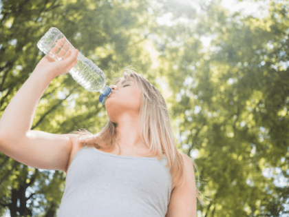 Названы напитки, которые можно пить в жару