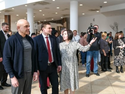 В главном музее Хакасии открылась фотовыставка «Сильные в тылу»