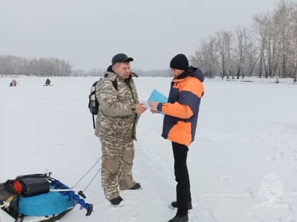 Лёд на озерах и карьерах Хакасии пока сохраняет прочность