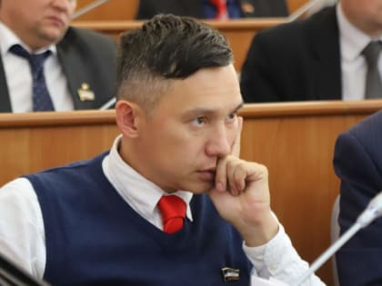 Тайир Ачитаев о парламенте Хакасии: Штыгашев — балансир, Сокол — «вахтовик»