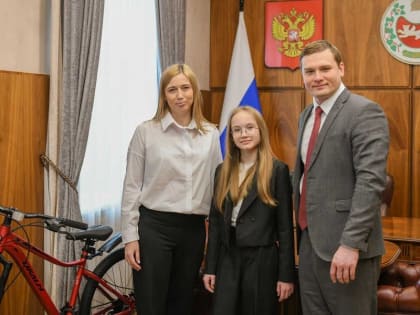 Глава Хакасии исполнил мечту школьницы