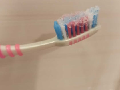 Пилки, щетки бритвы: как не заразиться гепатитом С?