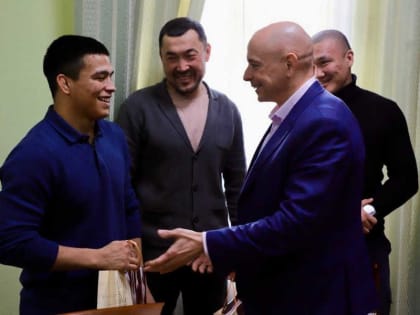 В парламенте Хакасии с борцами обсудили проведение турнира по борьбе курес