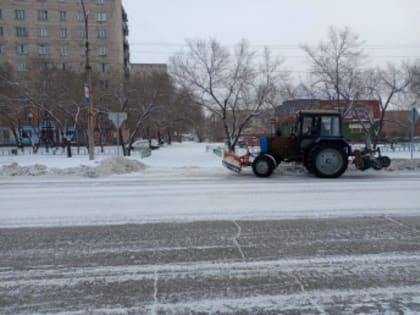 Городские службы Черногорска работают в усиленном режиме после снегопада