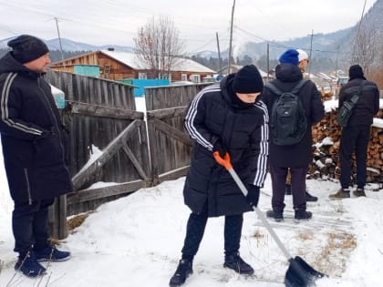 Помощь пожилым людям в Абазы: волонтерская акция молодежи