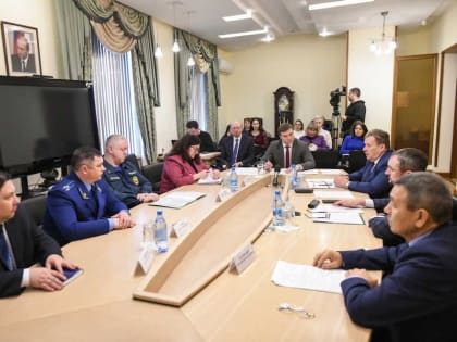 Глава Хакасии - о работе объектов ЖКХ республики во время новогодних каникул