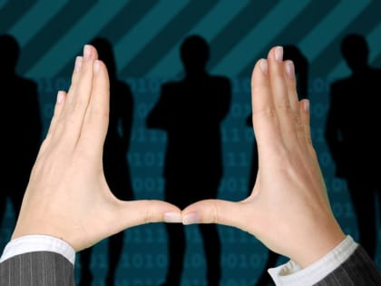 Проверенная хватка аксакала или женская рука? До определения кандидата в Госдуму остались считанные дни