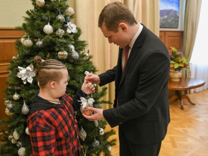 Валентин Коновалов исполнил новогоднее желание 10-летнего Стёпы из Усть-Абакана