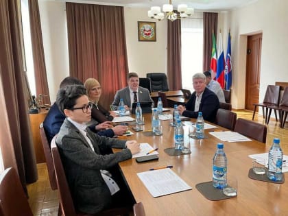 По инициативе парламента Хакасии 10 субъектов обсудили вопросы профилактики терроризма