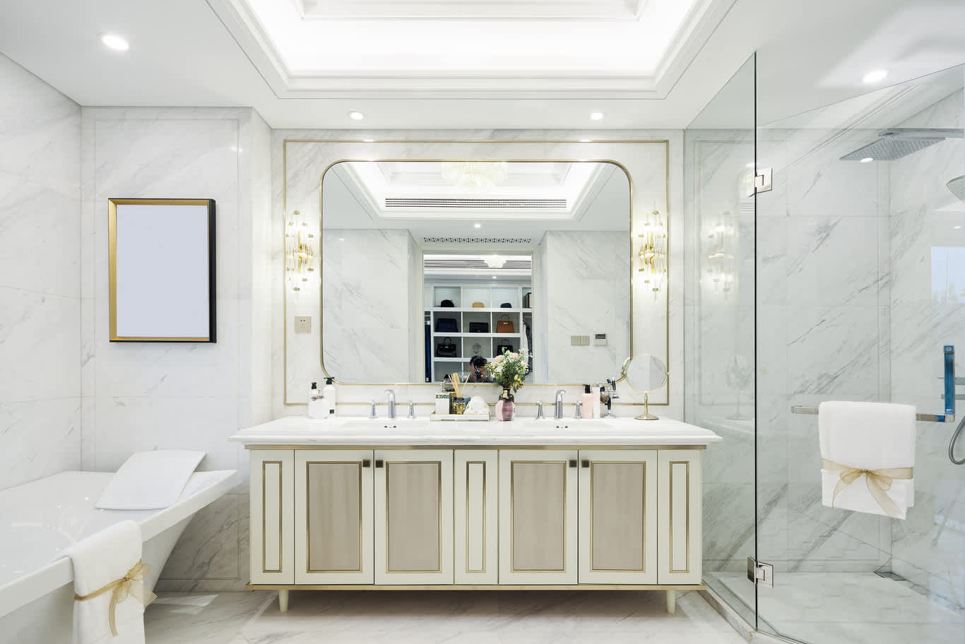 Elegant bathroom decor