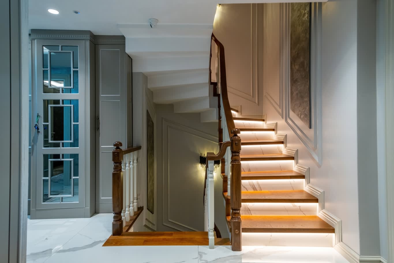 custom marble staircase design Dubai