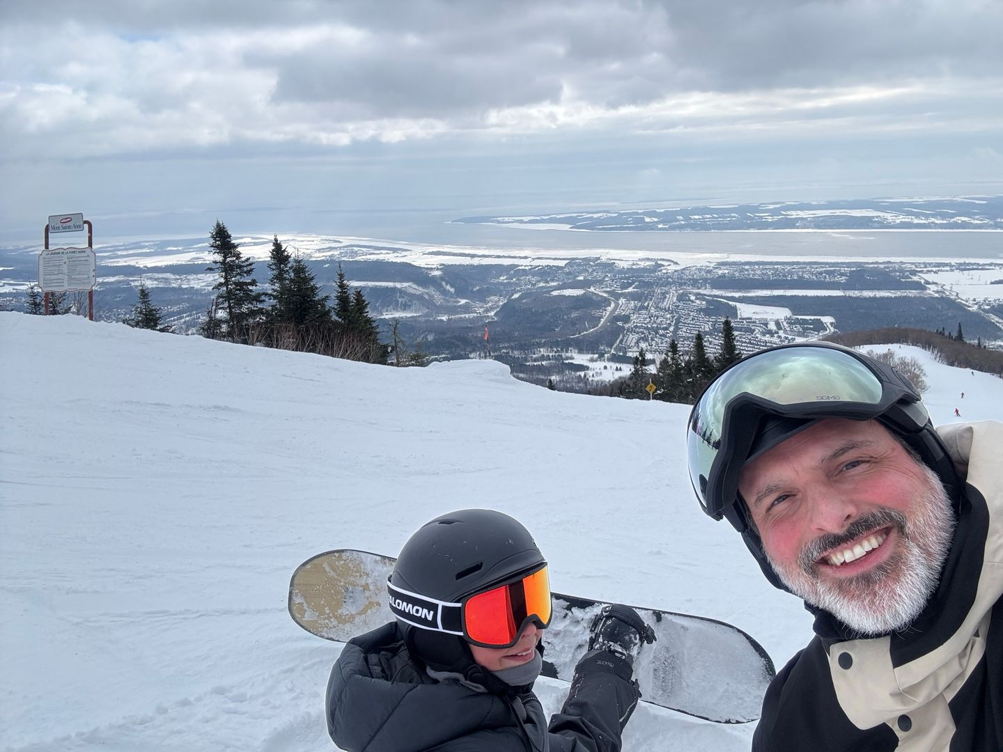 Employé Bergeron en ski alpin