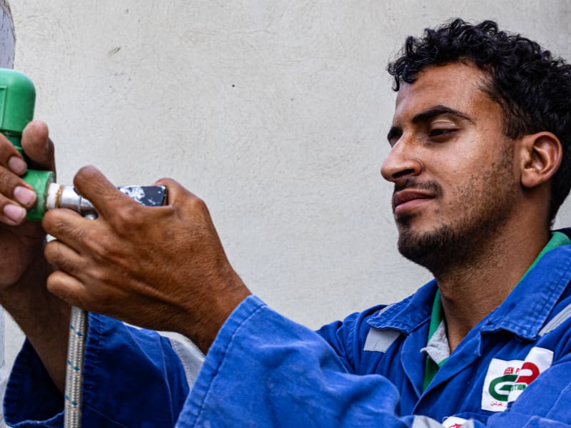 سبّاك من GPR يلحم أنابيب تغذية المياه من نوع PPR في الموقع