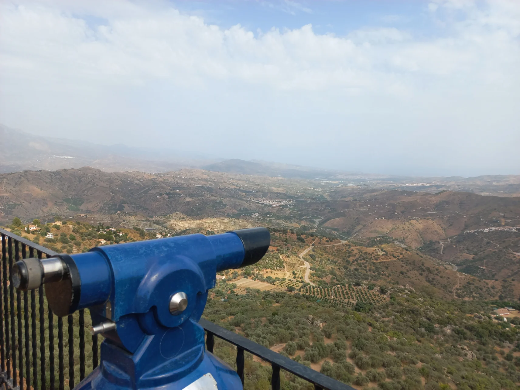 A Trip to Parallel Worlds: The Backroads of La Axarquía - Travel reports by Béla Soltész - Comares - La Axarquía