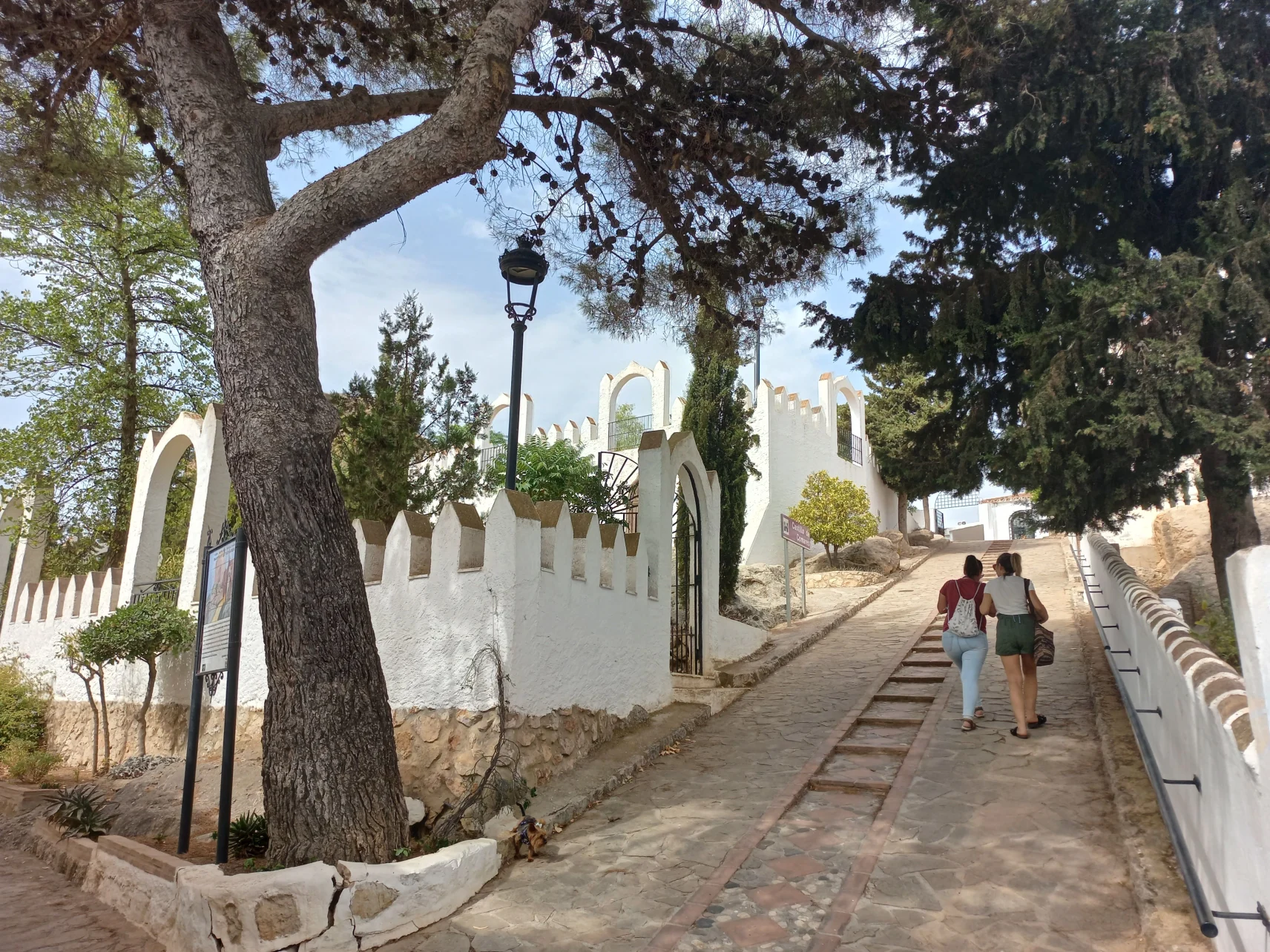 A Trip to Parallel Worlds: The Backroads of La Axarquía - Travel reports by Béla Soltész - Comares - La Axarquía