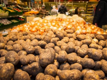 В Волгоградской области к весне подешевели огурцы и картофель