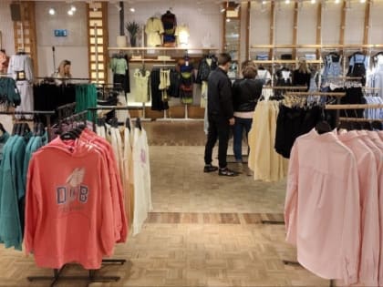 Траты волгоградцев на еду и одежду выросли до 19327 рублей