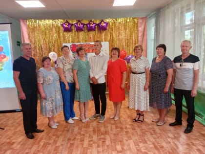 В добрый путь, выпускники!