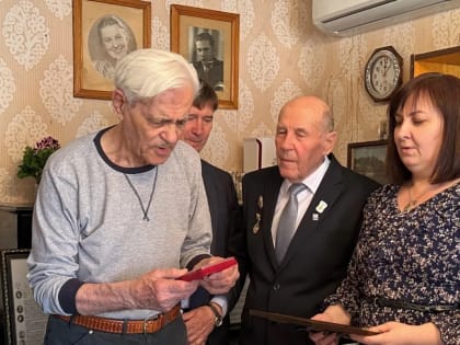 Волжский первостроитель отметил 95-летний юбилей