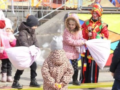 Традиционные масленичные гуляния проходят сегодня в Волгограде