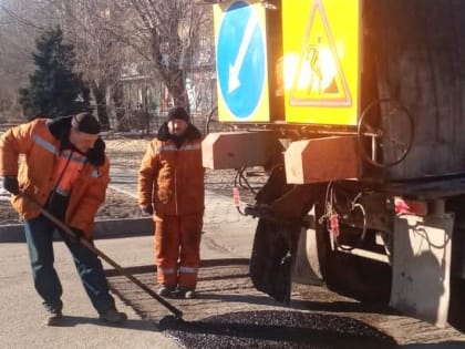 В Волжском внутриквартальные дороги ремонтируют с учетом пожеланий жителей