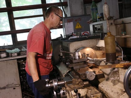 В Волгоградской области острый дефицит дворников и токарей